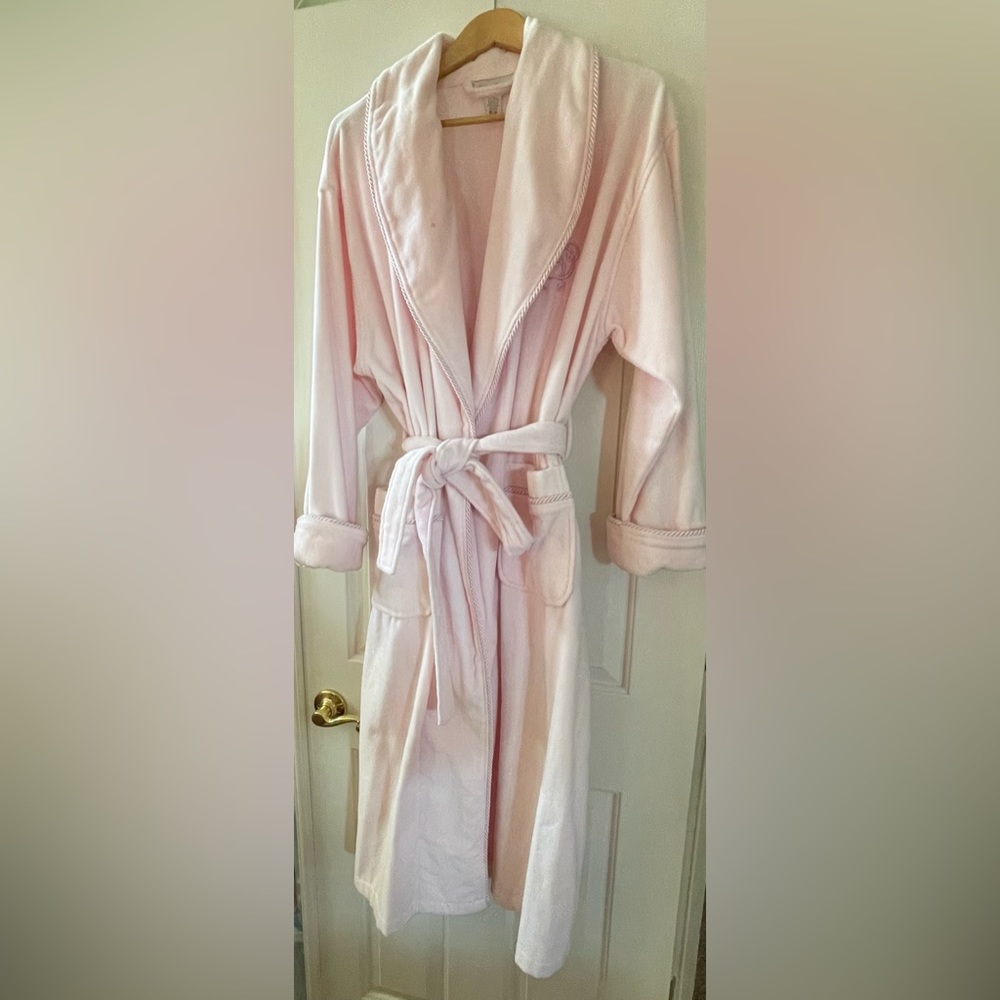 Absolutely Beautiful Intimate Essentials Woman’s … - image 1